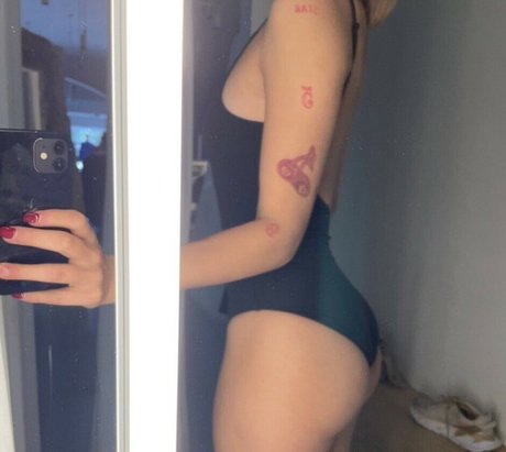 ebony pussy onlyfans top image