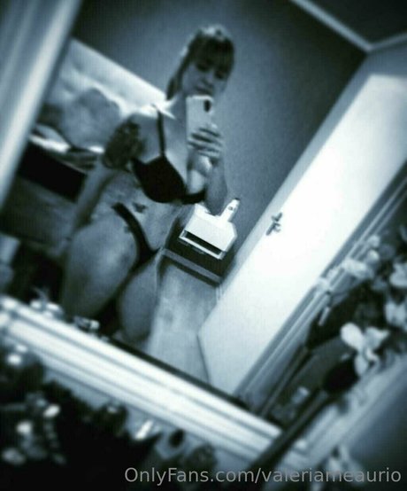 pampi cush model nude pictures