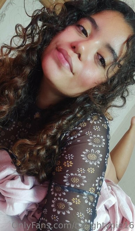 naughtypie16 model exclusive pic