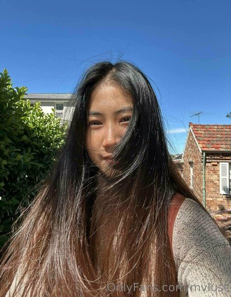 mvlust model beautiful images