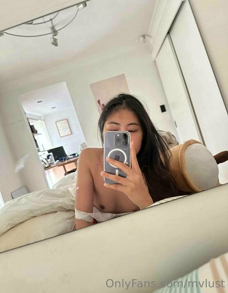 mvlust sexy model img