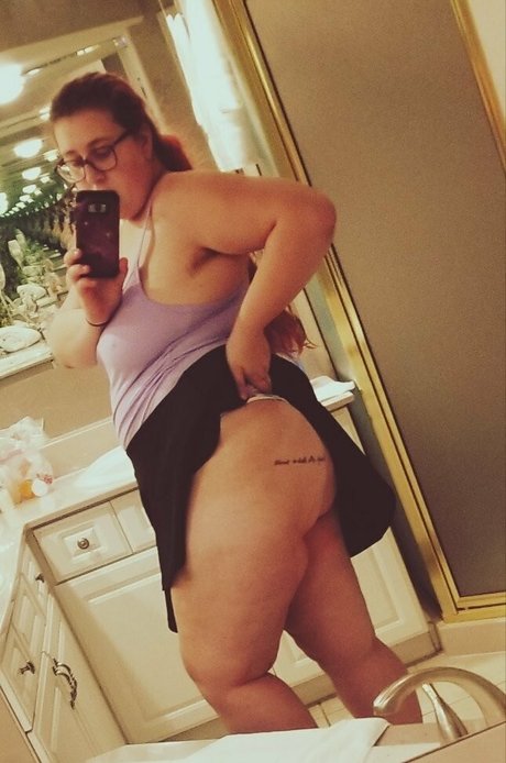 foxycarly nudes model pics