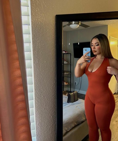 emelyelenaa pornstar nice pics