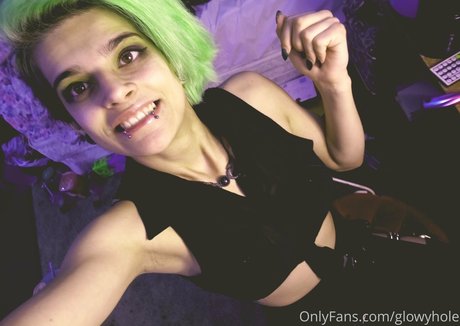 glowyhole model high quality images