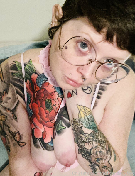 trashpanda4lyfeyo nude pornstar image