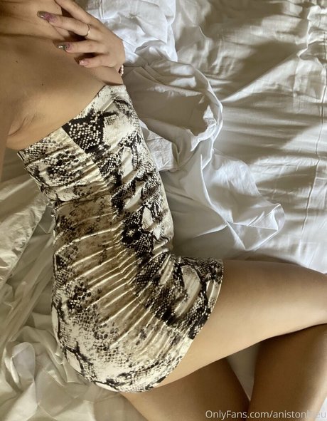 anistonbleu model adult image