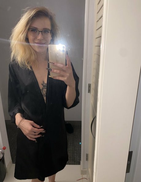 anistonbleu naked actress picture