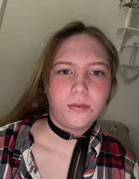 rose lizzy200345 naked actress img