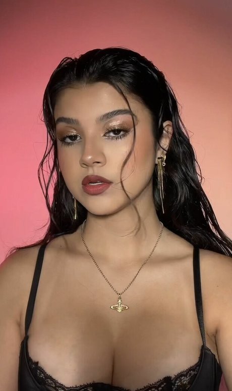 tiny onlyfans pretty pictures