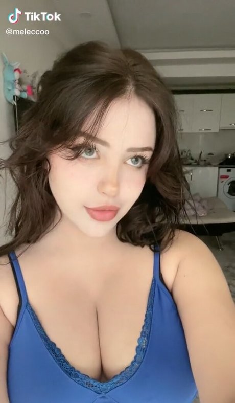 Melekwhoo star sexy pics