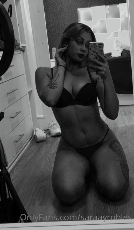 saraayrobles hot pornstar gallery