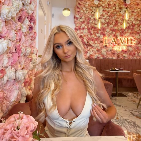 Mimi malthouse hd pornstar photo