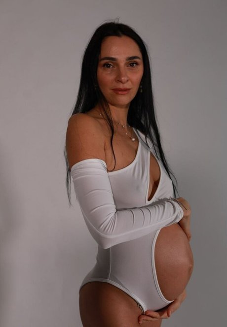 yladoyla model best photo