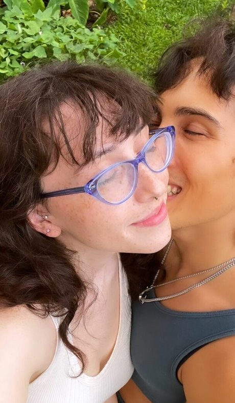 Anuheanihipali model top pic