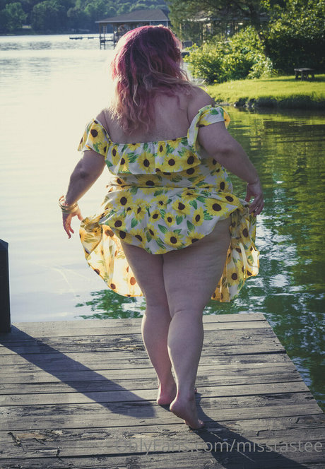 misstastee hot star photo