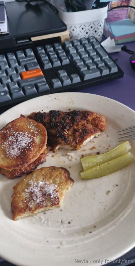 queen nevia xxx star images