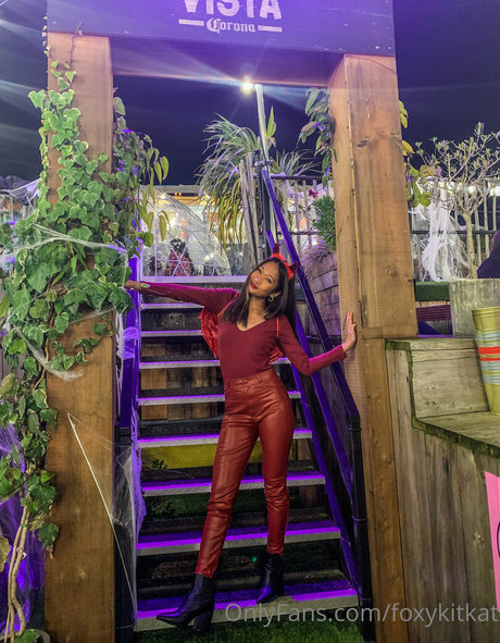 foxykitkat pretty pornstar photos