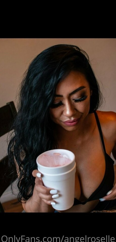 angelroselle model hot pic