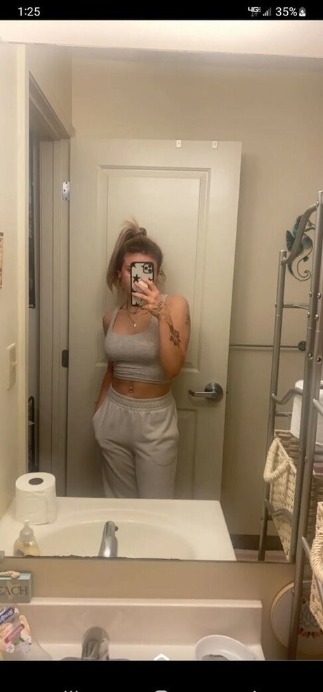 Baileyspinn star nude images