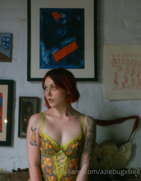 aziebugxfree model photo