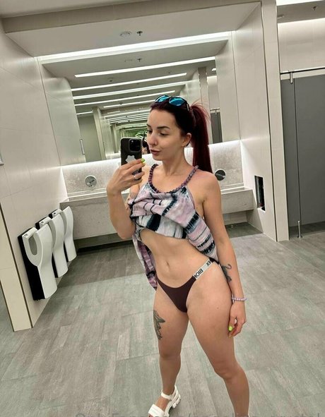 angel crystalll hot actress gallery