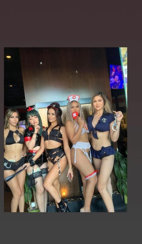 Cafe Lu Girls pornstar sexy pic