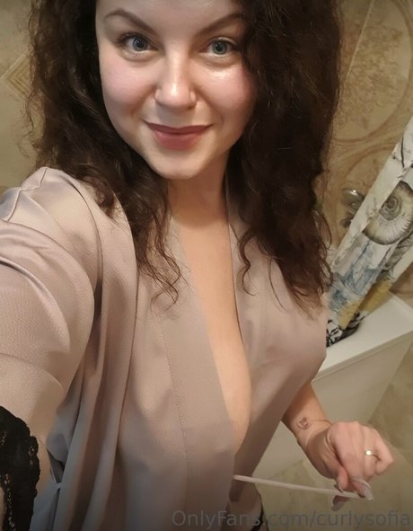 Sofia Curly adult actress picture