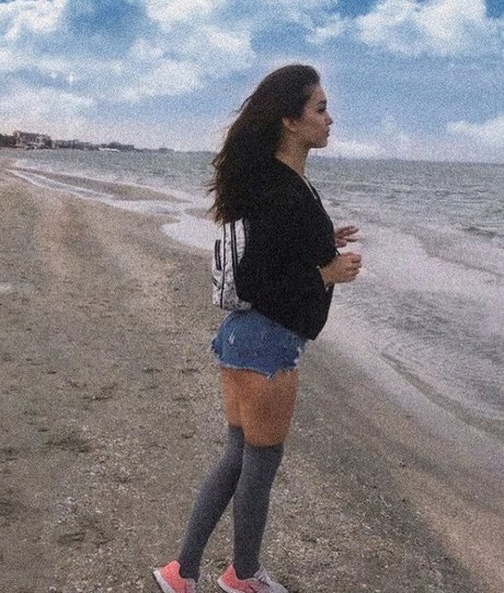 Sassyt33n porn actress img