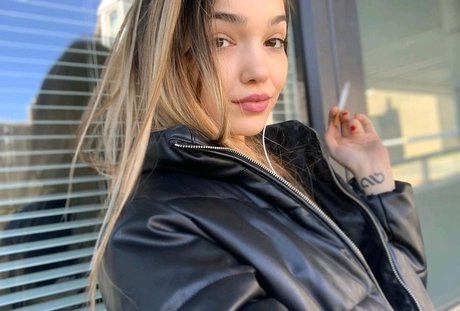 Sassyt33n model perfect images