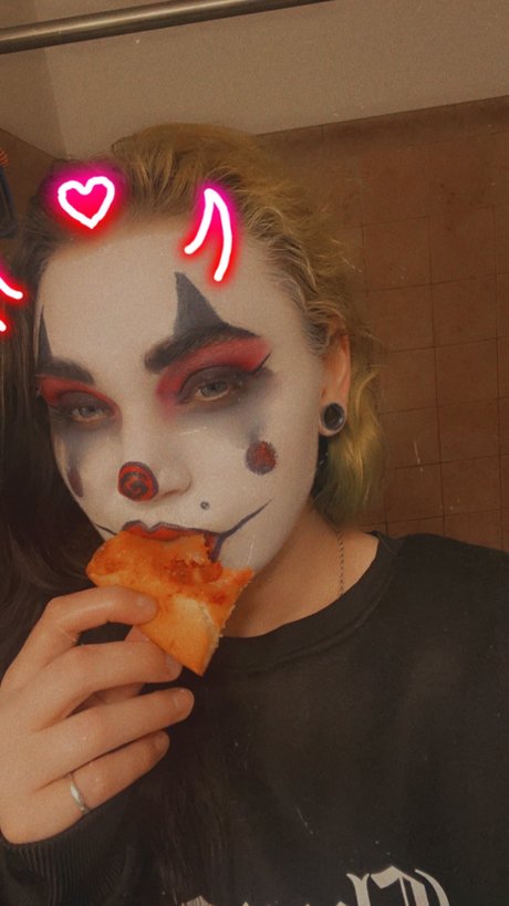 Lilly Whyte nude actress pic