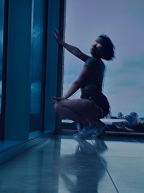 M E_ adult star image