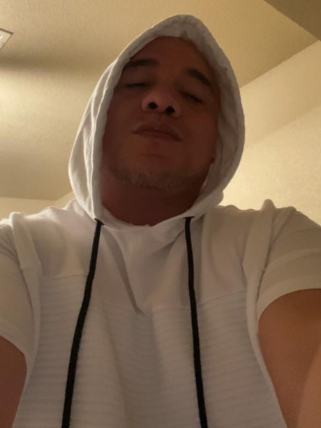 Lone Wolf model hot pics