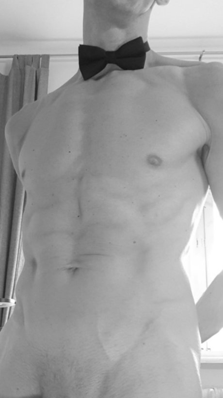 Thom XL beautiful model pic