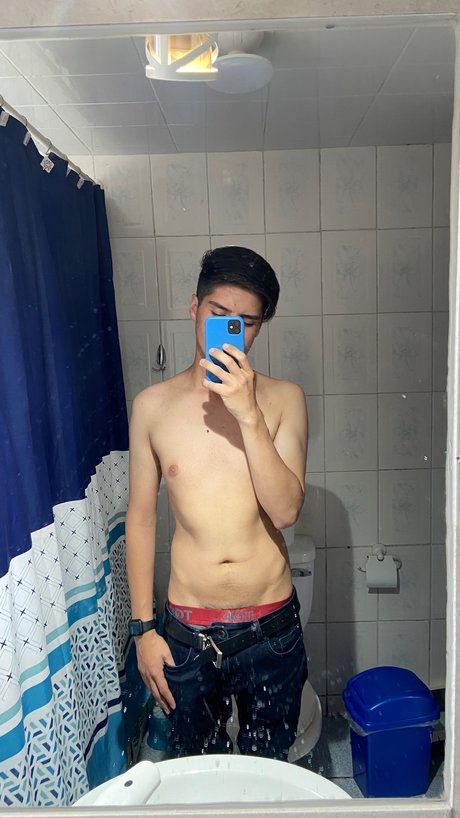 Esteban Espinoza nude model pic