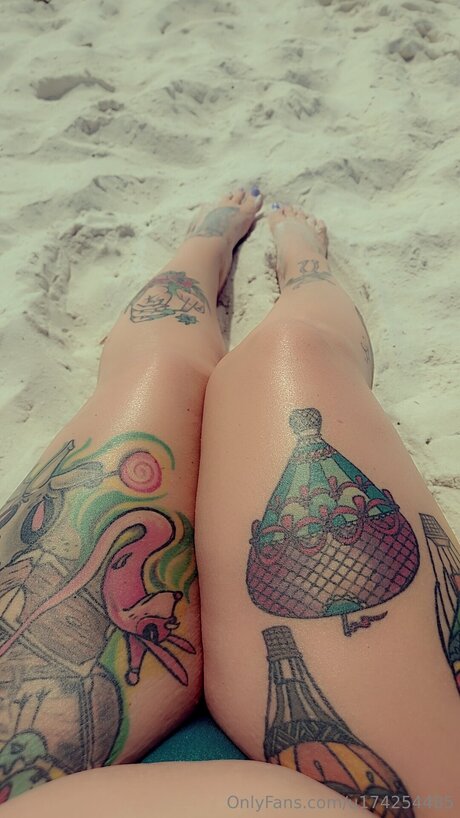 CurvyPeach high quality pornstar pictures