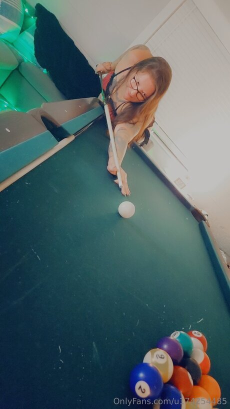 CurvyPeach star naked pics