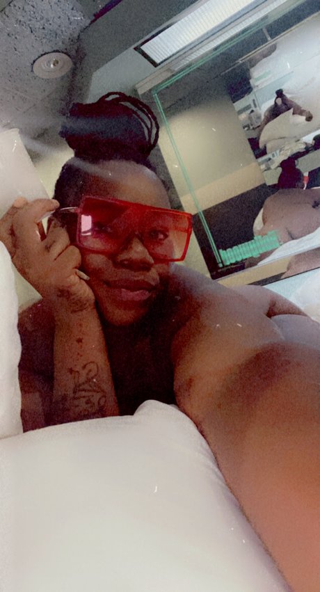 Deee pornstar perfect pics