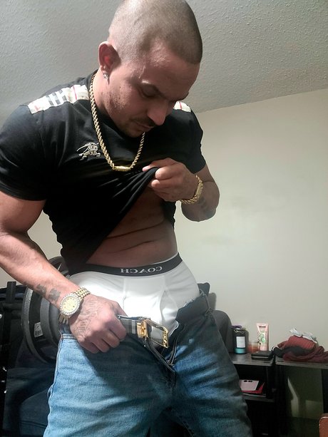 Anything4yourpleasure top model photo