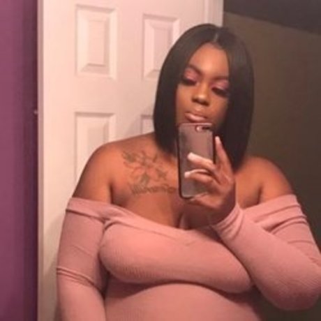 Glam Amazon star nude archive