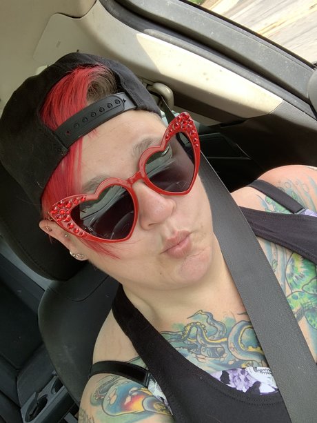 Thick inked chick pornstar adult pictures