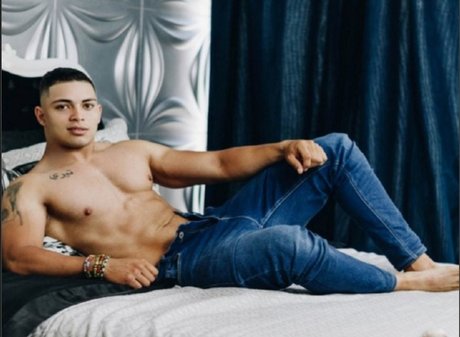 Rayan Blake model top galleries