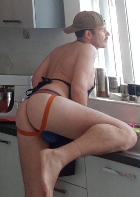 Englad1 porn model pic