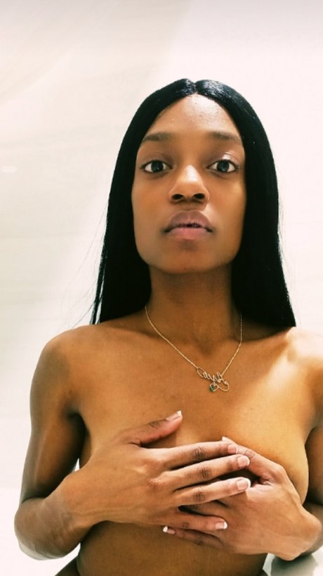 ADORN_ naked model photo