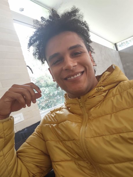 Alex Moreno star beautiful pic