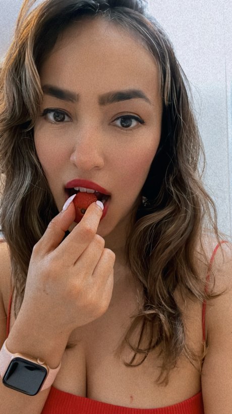 TheHotFoodie sexy star pic