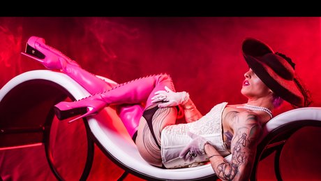 Temptress Pixie xxx model photos