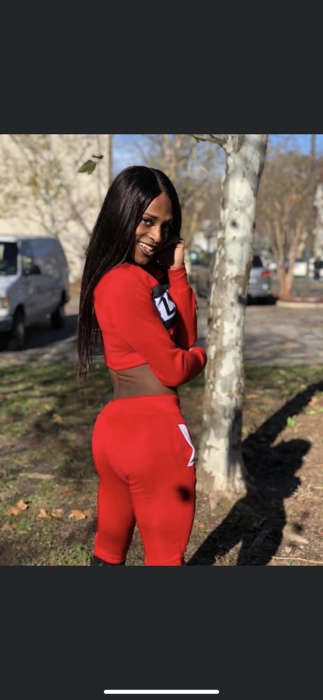 Fendii Yazmina model exclusive archive