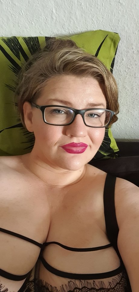 SexyLola erotic pornstar image