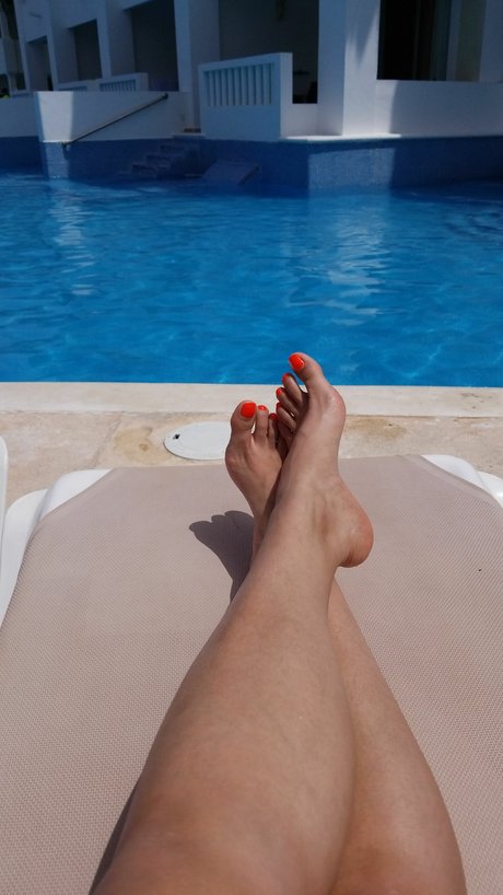 BeautyBelow star nude photo