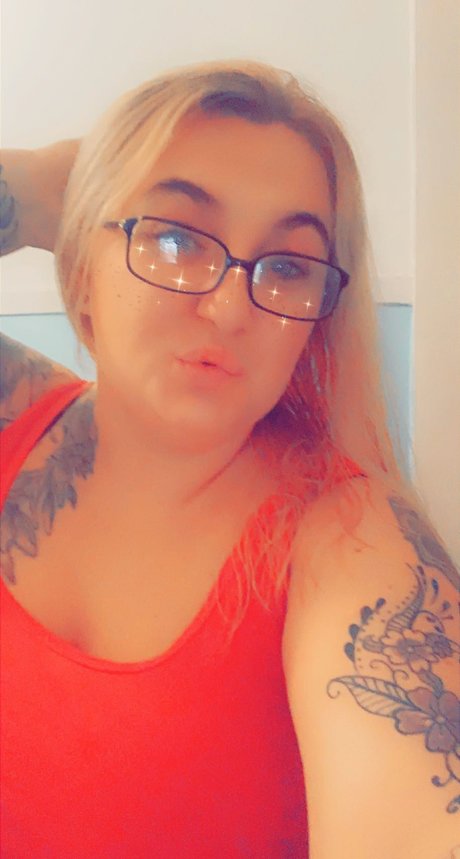 ThickTattdBaby_ naked star galleries